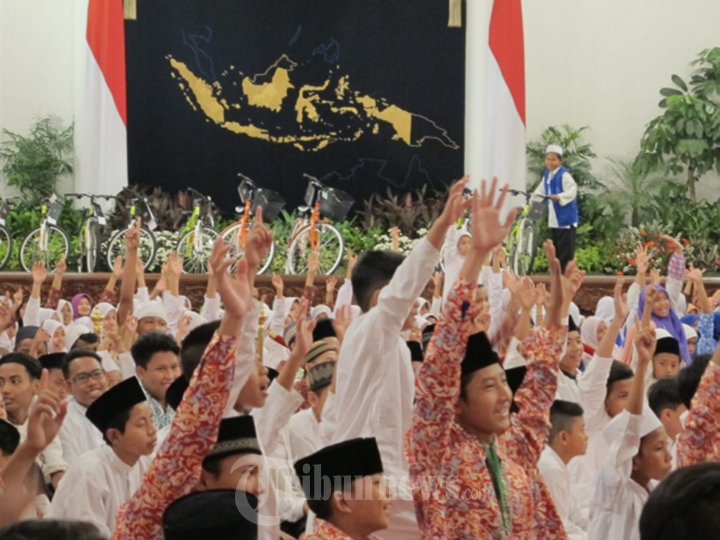 Presiden Jokowi Buka Puasa Bersama Anak Yatim Piatu