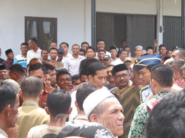 Presiden Jokowi dan Ibu Negara Kunjungi Kampung Nelayan Aceh