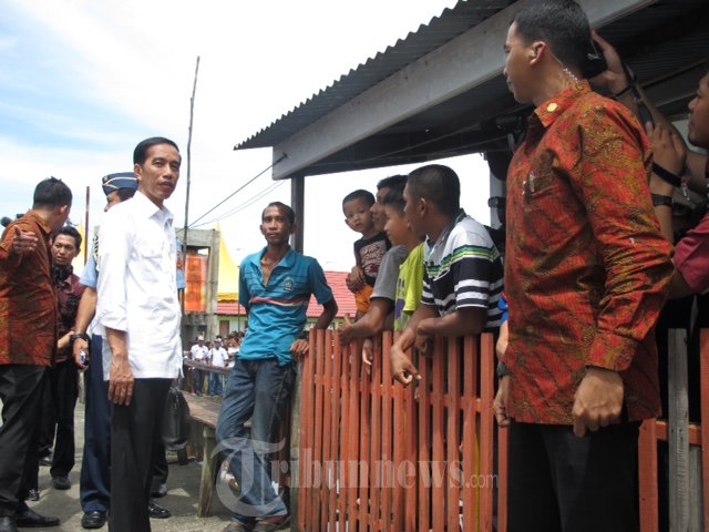 Presiden Jokowi dan Ibu Negara Kunjungi Kampung Nelayan Aceh