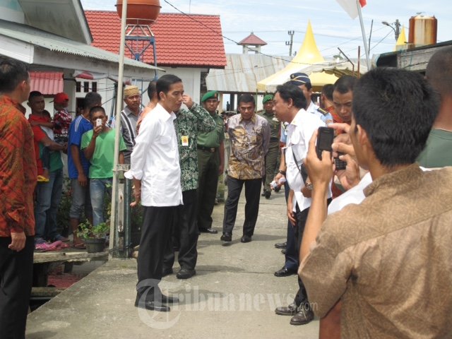 Presiden Jokowi dan Ibu Negara Kunjungi Kampung Nelayan Aceh