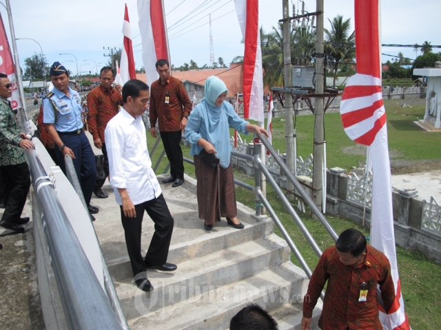 Presiden Jokowi dan Ibu Negara Kunjungi Kampung Nelayan Aceh