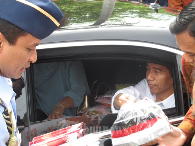 Presiden Jokowi dan Ibu Negara Kunjungi Kampung Nelayan Aceh