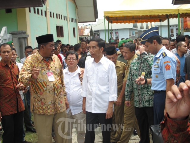 Presiden Jokowi dan Ibu Negara Kunjungi Kampung Nelayan Aceh