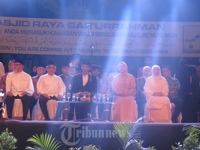 Presiden Jokowi dan Ibu Negara Malam Takbiran di Aceh