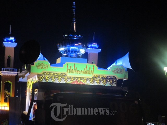 Presiden Jokowi dan Ibu Negara Malam Takbiran di Aceh