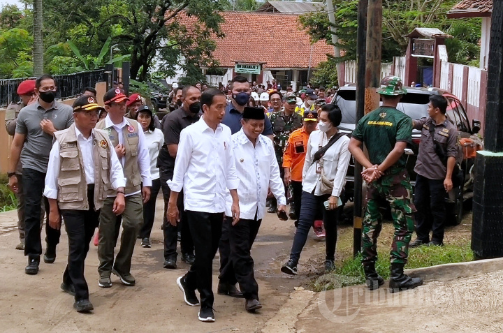 Presiden Jokowi Kunjungi Korban Gempa Cianjur