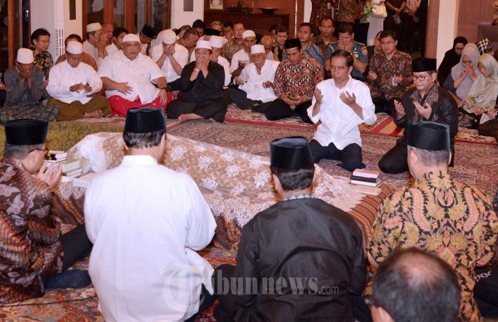 Presiden Jokowi Melayat Ibunda Pramono Anung