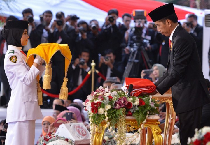 Presiden Jokowi Menjadi Inspektur Upacara Penurunan Bendera