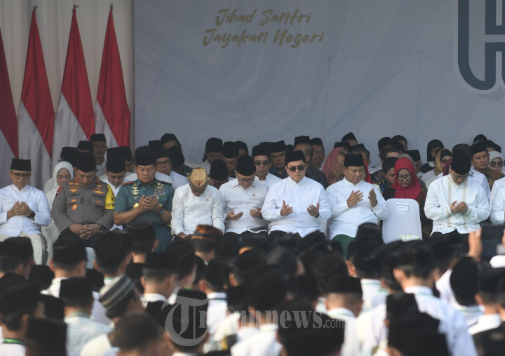 Presiden Jokowi Pimpin Apel Hari Santri 2023 di Tugu Pahlawan Surabaya