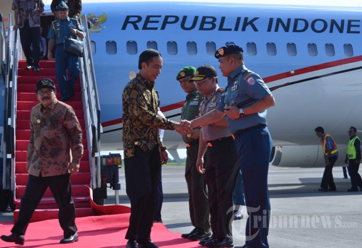Presiden Jokowi Tiba di Surabaya