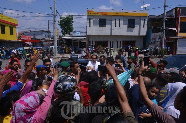Presiden Jokowi Tinjau Pembangunan Rel Kereta Api Sulsel