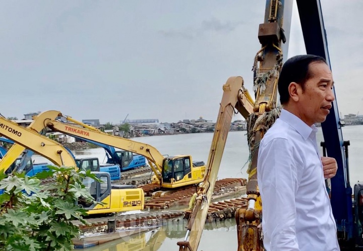 Presiden Jokowi Tinjau Waduk Pluit