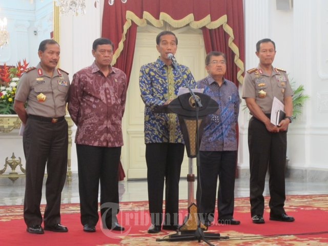 Presiden Jokowi Umumkan Dua Keppres Kapolri