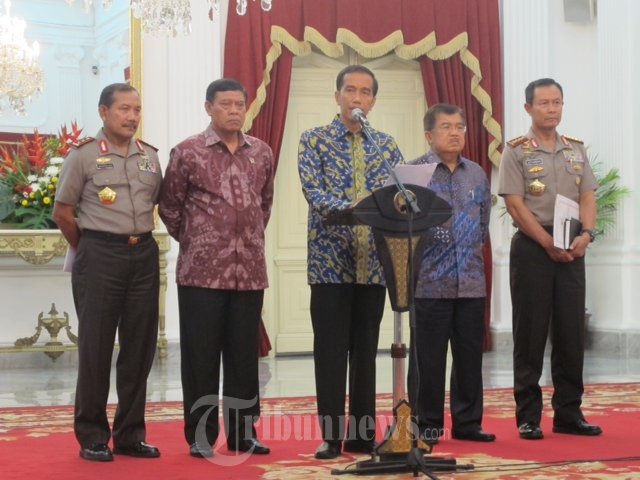 Presiden Jokowi Umumkan Dua Keppres Kapolri