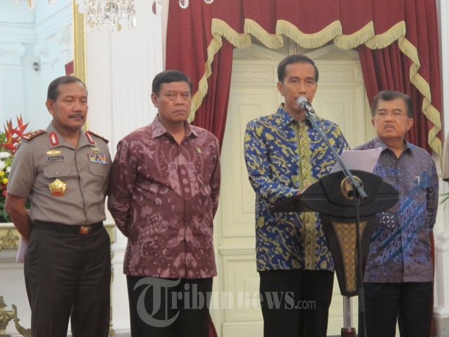 Presiden Jokowi Umumkan Dua Keppres Kapolri