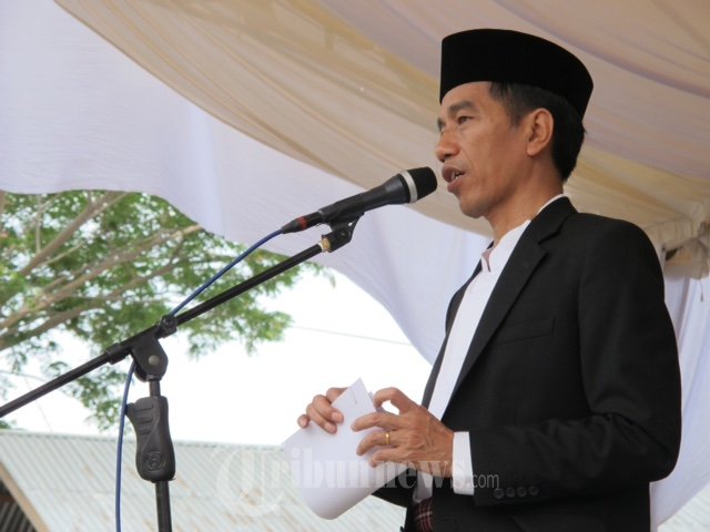 Presiden Jokowi Usai Shalat Ied Kunjungi Situs Tsunami Aceh