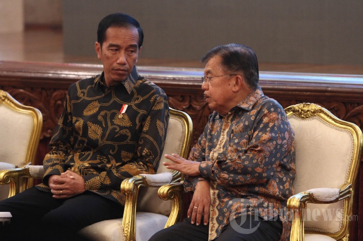 Presiden Serahkan Dokumen DIPA 2017 dan Anugerah Dana Rakca 2016