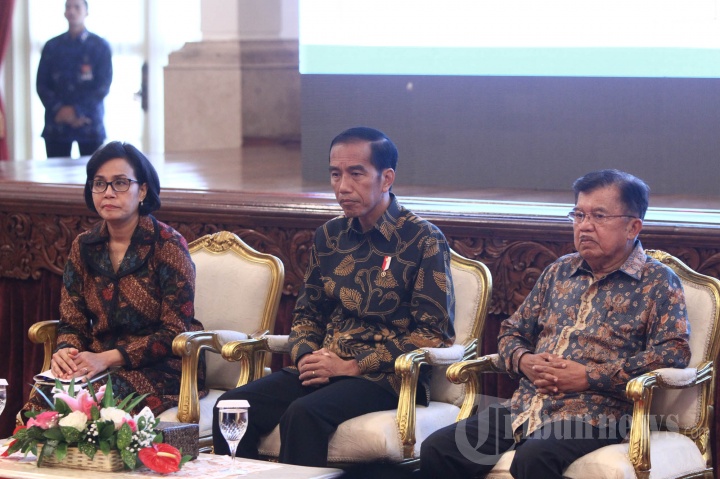 Presiden Serahkan Dokumen DIPA 2017 dan Anugerah Dana Rakca 2016