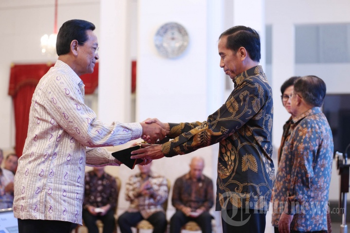 Presiden Serahkan Dokumen DIPA 2017 dan Anugerah Dana Rakca 2016