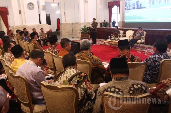 Presiden Serahkan Dokumen DIPA 2017 dan Anugerah Dana Rakca 2016