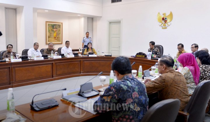 Presiden Tanpa Didampingi Wakil Presiden Pimpin Rapat Terbatas