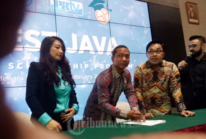 President University Beri Beasiswa Pelajar SMU Se Jababeka Melal