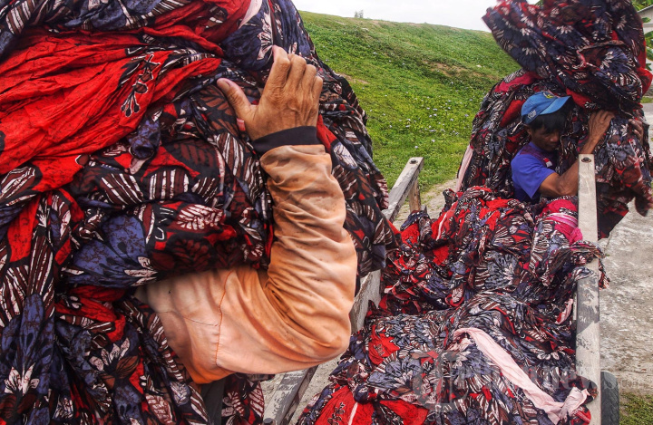 Produksi Kain Pantai di Sukoharjo Laris Manis