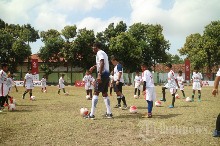 Program AIA Sepak Bola Untuk Negeri di Bali