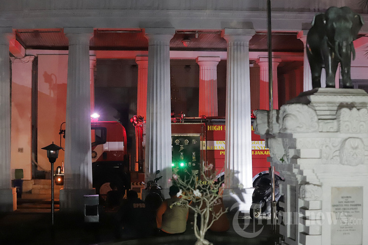Proses Pendinginan Museum Nasional usai Kebakaran