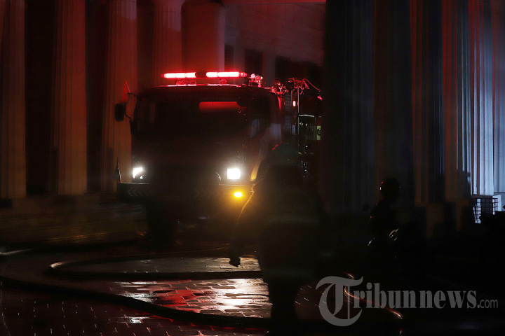 Proses Pendinginan Museum Nasional usai Kebakaran