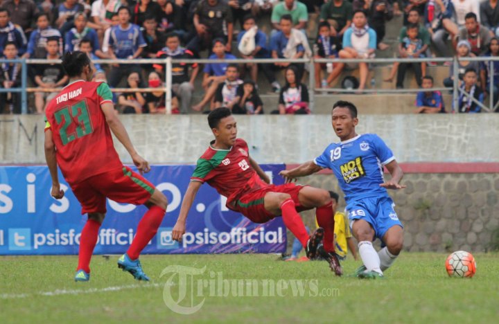 PSIS Semarang vs Persibat Batang di Laga ISC