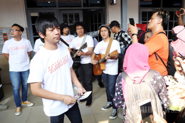 PT KCI Sambut Hari Pelanggan Nasional Lewat Musik