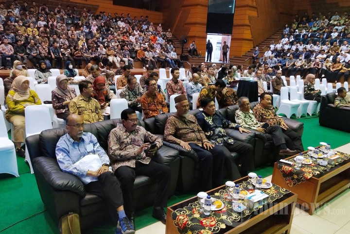 PTDI Resmikan Auditorium B.J. Habibie