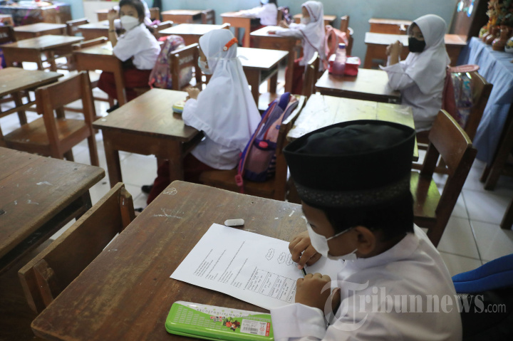 PTM 50 Persen di SDN 014 Pondok Labu
