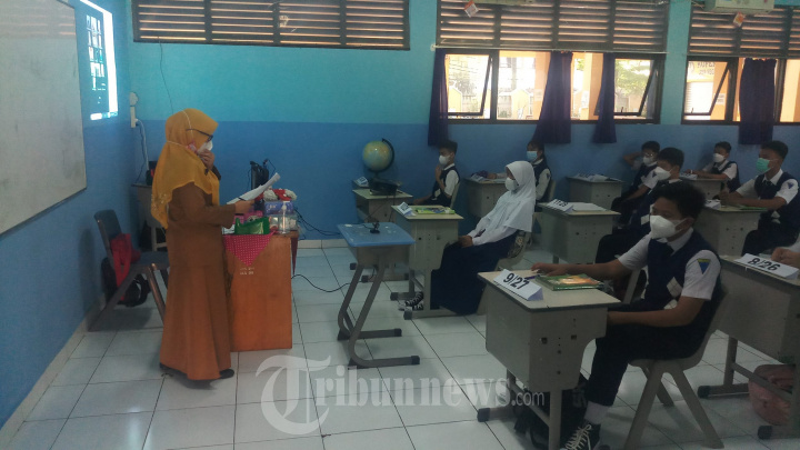 PTM Pelajar SMP Kota Tangerang Ketat Prokes Covid-19