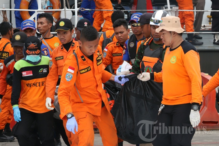 Puing Pesawat Lion Air dan Barang Yang Ditemukan