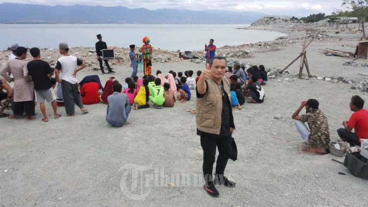 Puluhan Pesulap Bantu Korban Gempa Palu dan Lombok