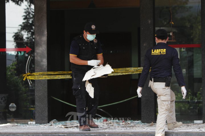Puslabfor Olah TKP Ledakan Granat Gedung Multipiranti Graha