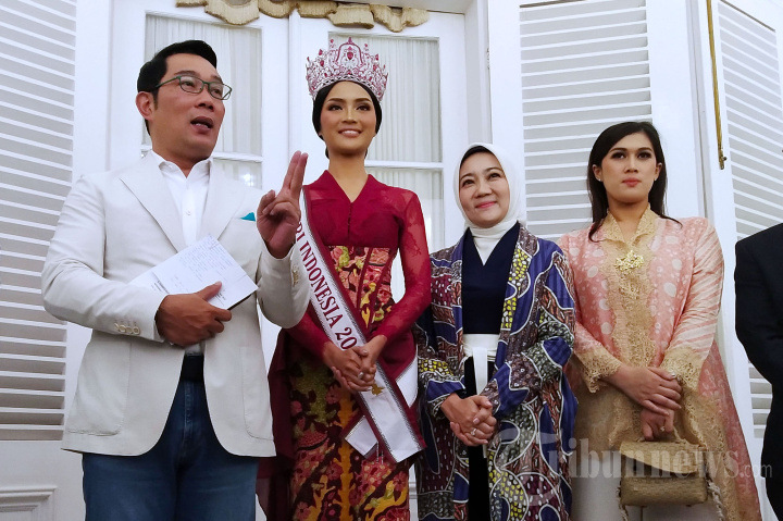 Puteri Indonesia 2023 Farhana Nariswari Wisandana
