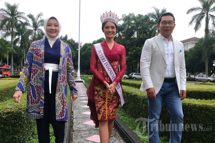 Puteri Indonesia 2023 Farhana Nariswari Wisandana
