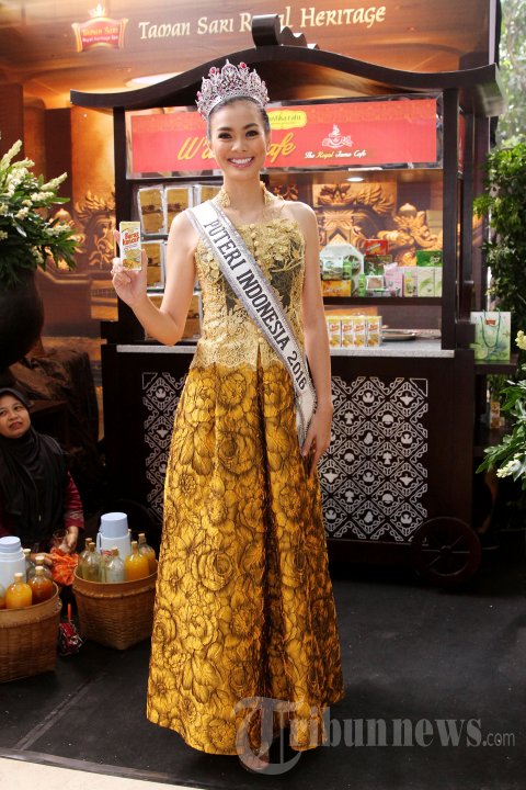 Puteri Indonesia Hadiri Pameran Kosmetik dan Jamu