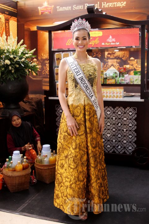 Puteri Indonesia Hadiri Pameran Kosmetik dan Jamu