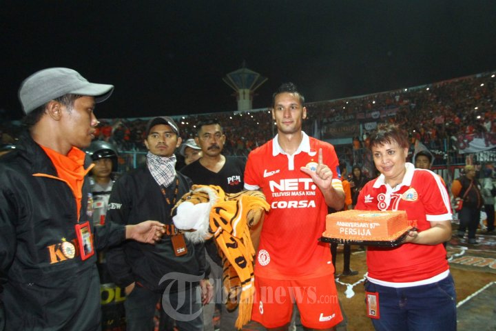 Rafael Maitimo dan The Jackmania Rayakan Ultah Persija ke-87