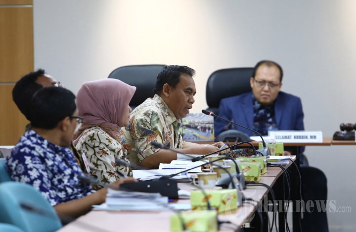 Rapat Hak Angket DPRD dengan TPAD Pemprov DKI Jakarta