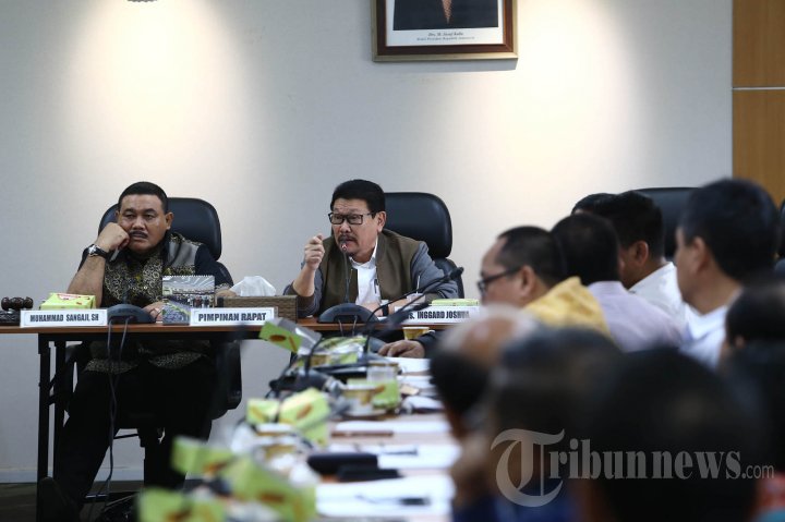 Rapat Hak Angket DPRD dengan TPAD Pemprov DKI Jakarta