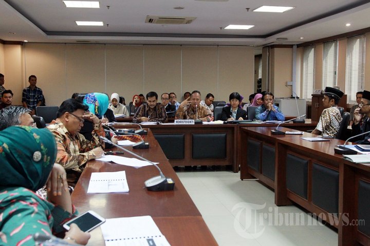 Rapat Kerja DPD RI Bersama Kemenristekdikti