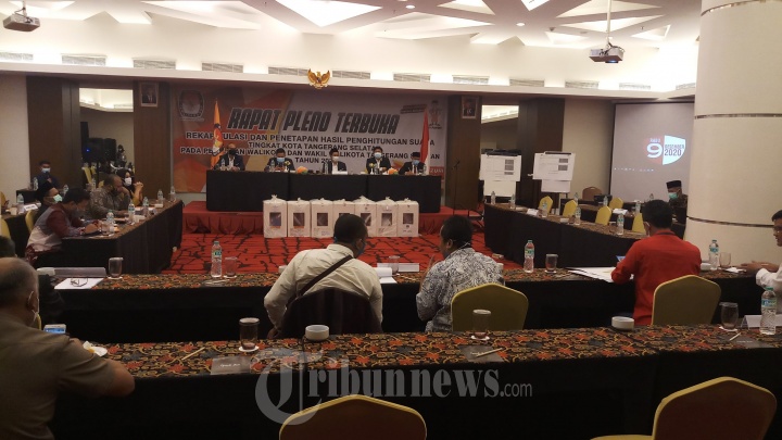 Rapat Pleno Rekapitulasi Suara Hasil Pilkada Tangsel 2020