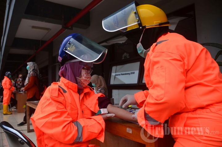 Rapid Test Covid-19 Massal di Stadion Patriot Bekasi
