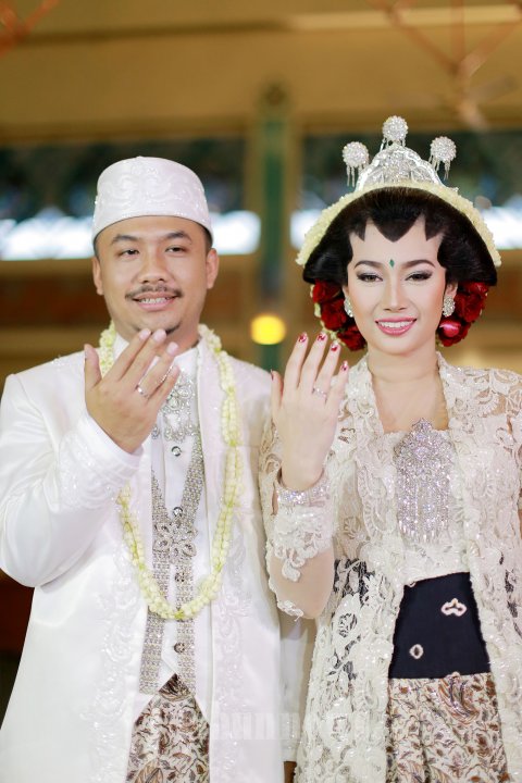 Ratu Felisha dan Ari Pujianto Resmi Menikah