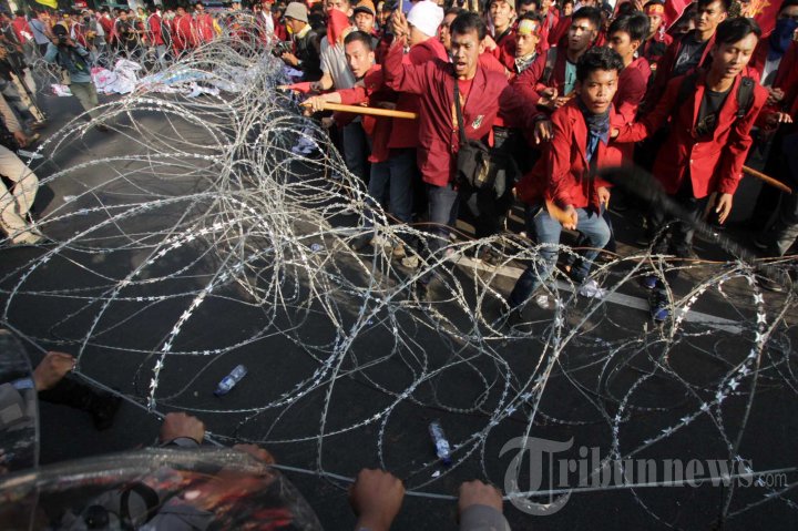 Ratusan Mahasiswa Demo Peringati Harkitnas